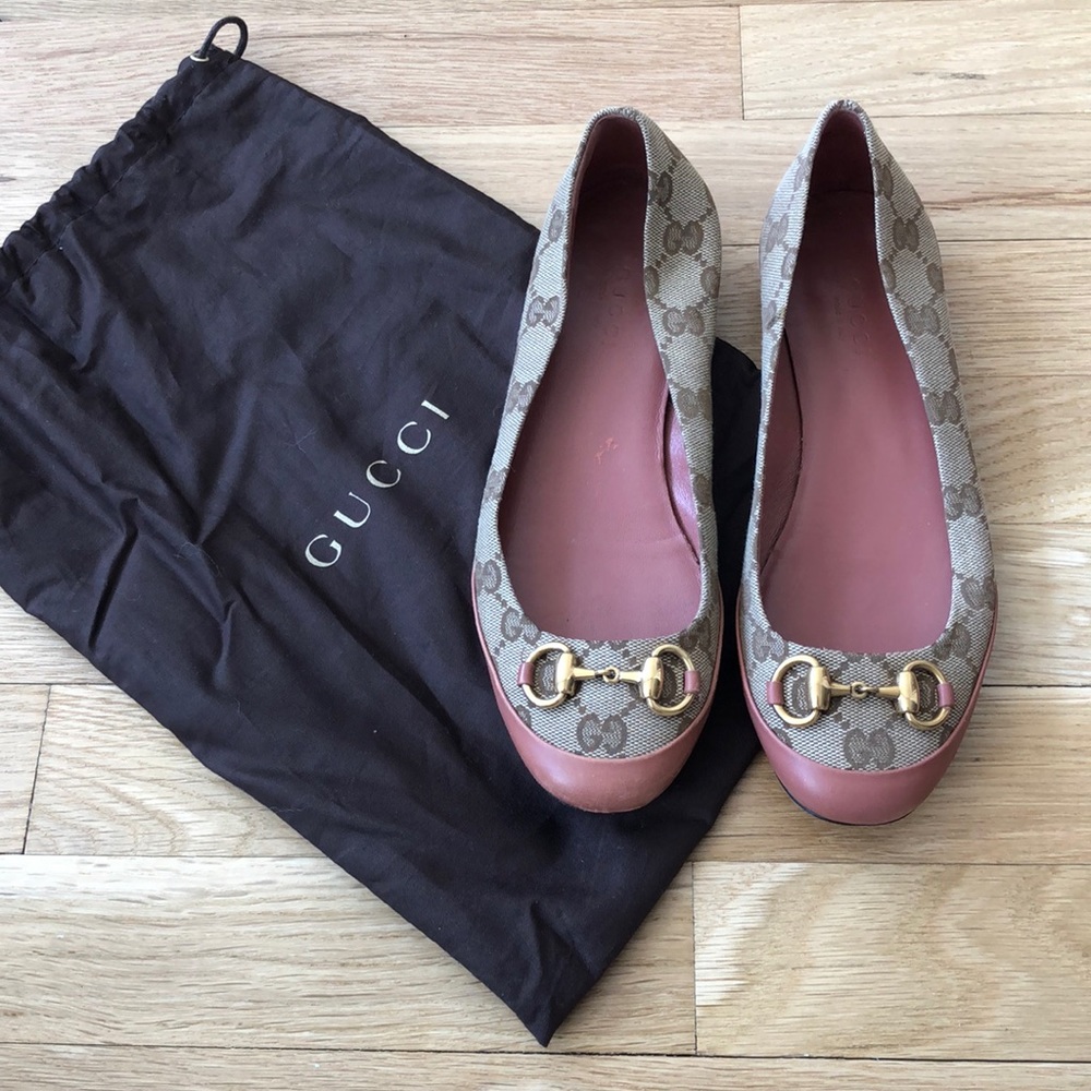 Gucci canvas leather flats gold buckle chain